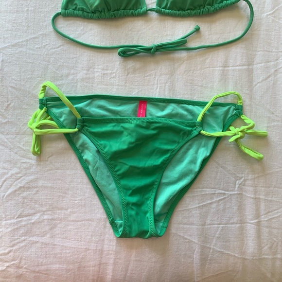Victoria’s Secret green bikini set - Picture 3 of 3